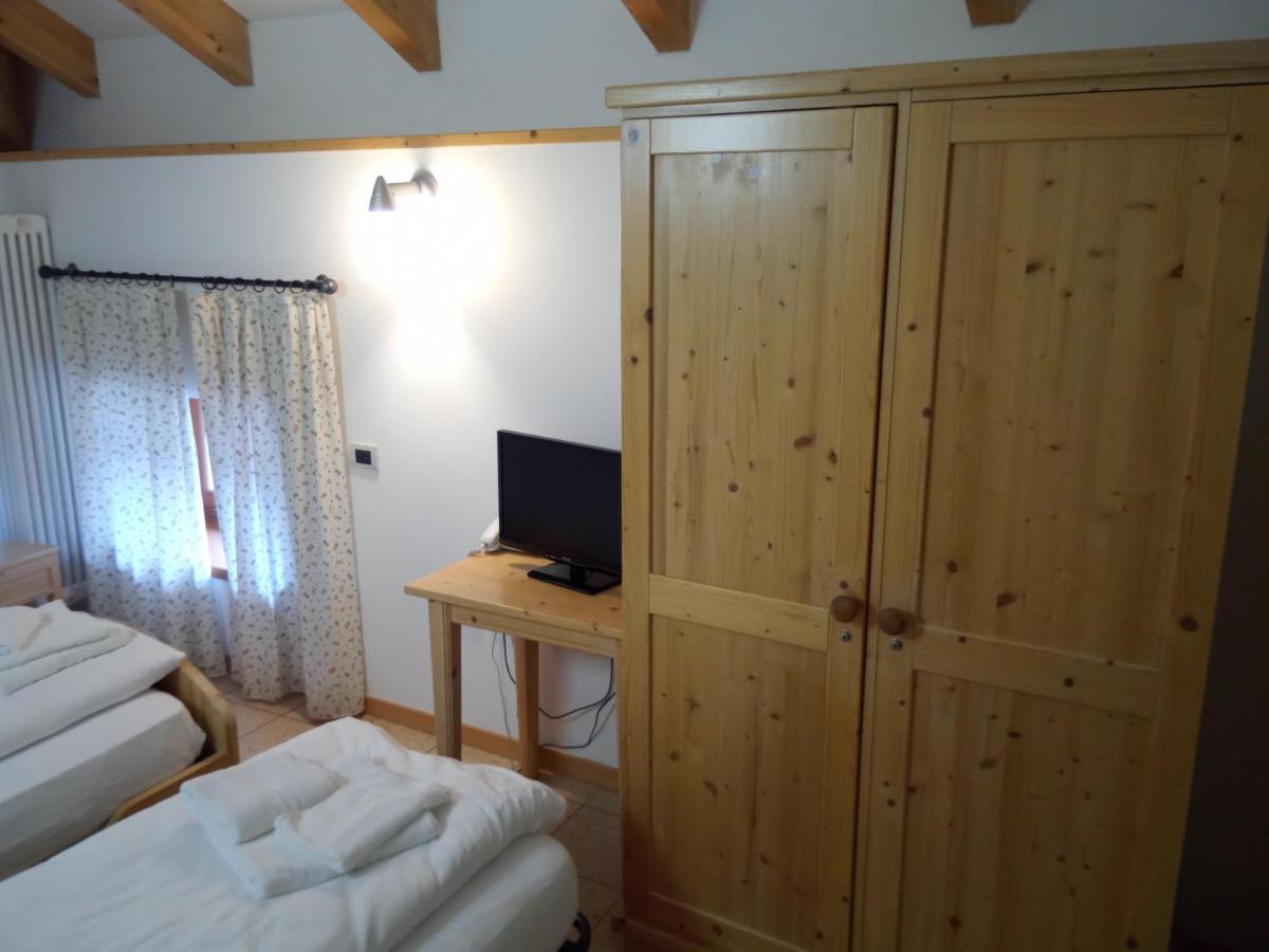 Taxus Hostel Pieve Tesino Exterior photo